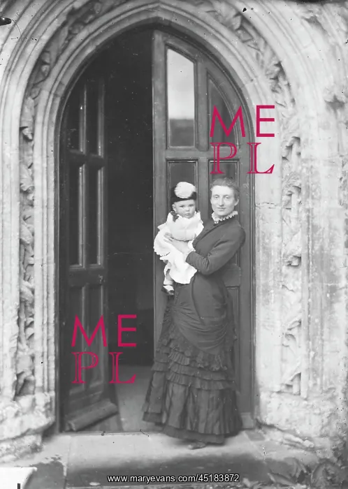 : MOTHER & CHILD - DOORWAY : MOTHER & CHILD - DOORWAY