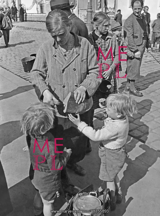 : Mother with two children, 1938 : Mother with two children, 1938