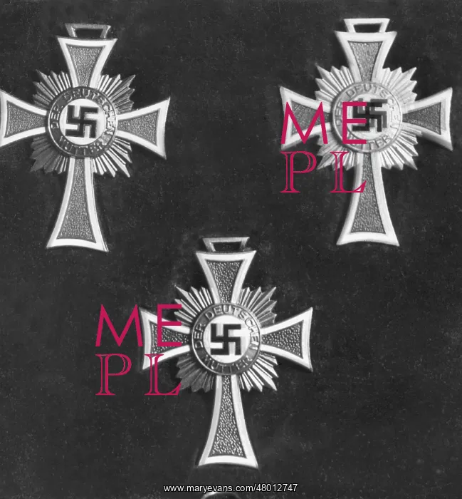 : Mother cross (Mutterkreuz), 1939 : Mother cross (Mutterkreuz), 1939