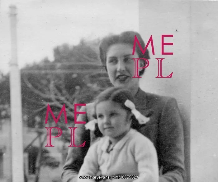  : Mother and daughter, Italy
