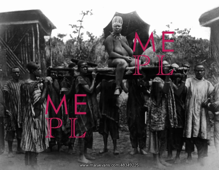 : The mother of King Bamum in Cameroon, 1904 : The mother of King Bamum in Cameroon, 1904