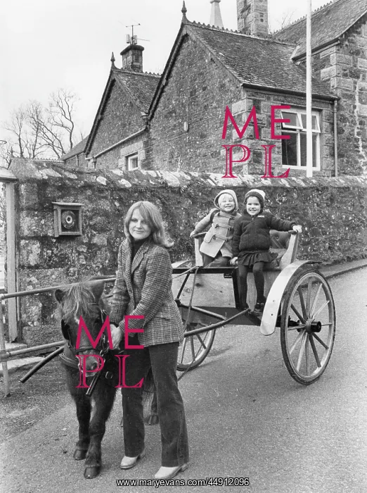 : Mother taking children to school in pony and trap, Cornwall : Mother taking children to school in pony and trap, Cornwall