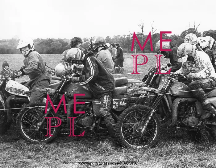 : MOTOCROSS SCRAMBLERS : MOTOCROSS SCRAMBLERS