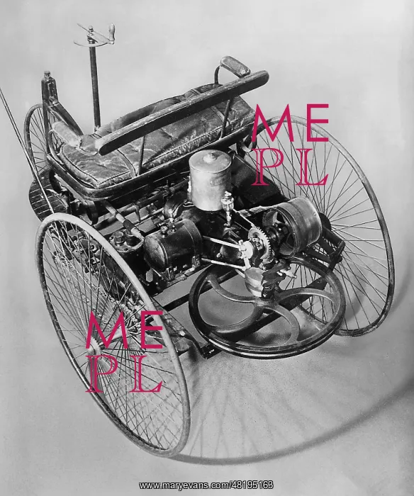 : A motor car by Carl Benz from 1885 : A motor car by Carl Benz from 1885