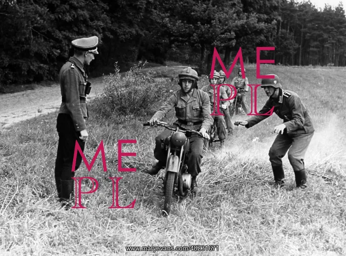 : Motor HJ members during a training ride, 1942 : Motor HJ members during a training ride, 1942