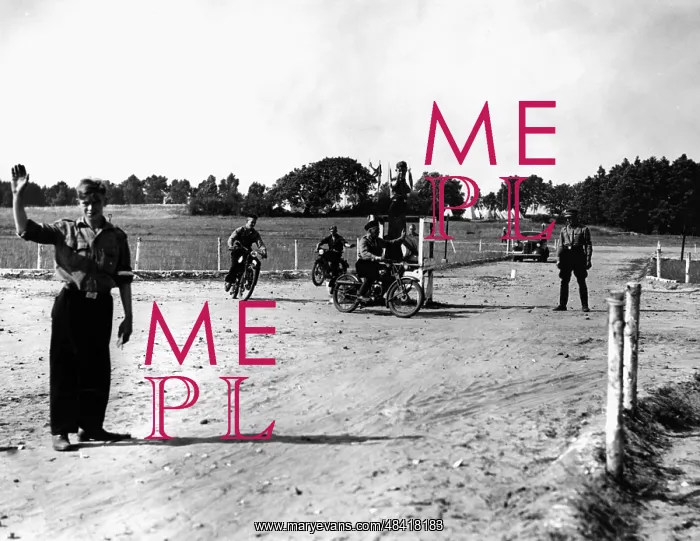 : Motor HJ members during training rides, 1938 : Motor HJ members during training rides, 1938