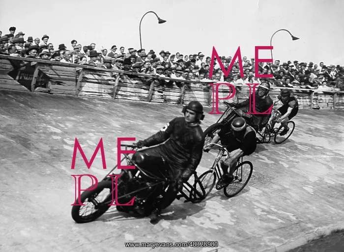 : Motor-paced racing in Berlin, 1932 : Motor-paced racing in Berlin, 1932