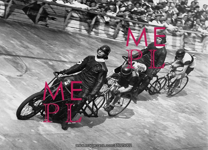 : Motor-paced racing in Berlin, 1932 : Motor-paced racing in Berlin, 1932