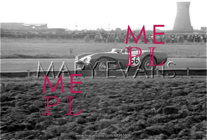 : Motor racing Aintree England : Motor racing Aintree England