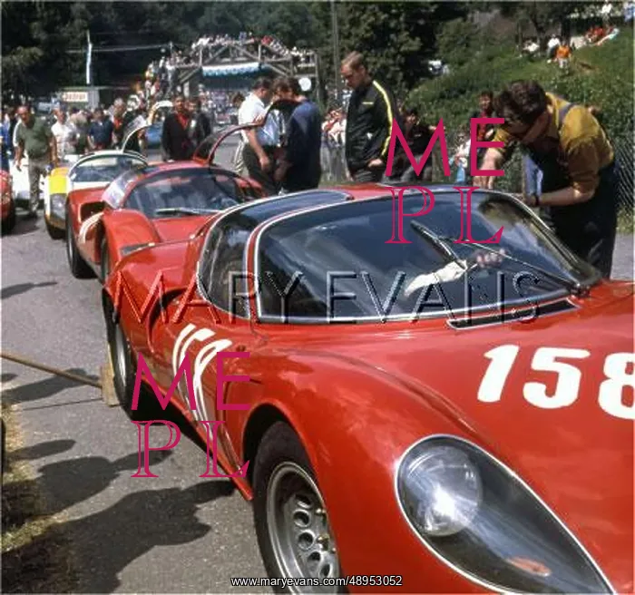 : Motor racing Alfa Romeo T33 : Motor racing Alfa Romeo T33