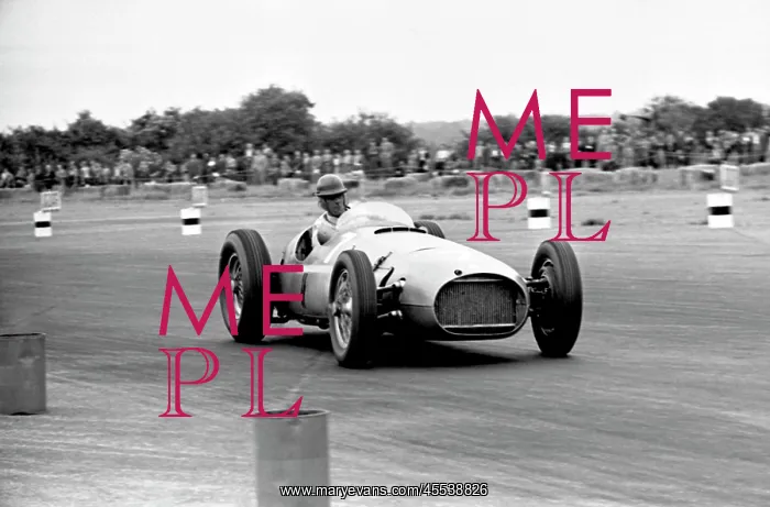 : Motor racing Silverstone, England : Motor racing Silverstone, England