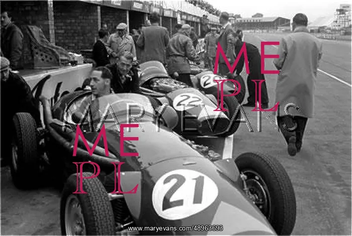 : Motor racing Silverstone, England : Motor racing Silverstone, England