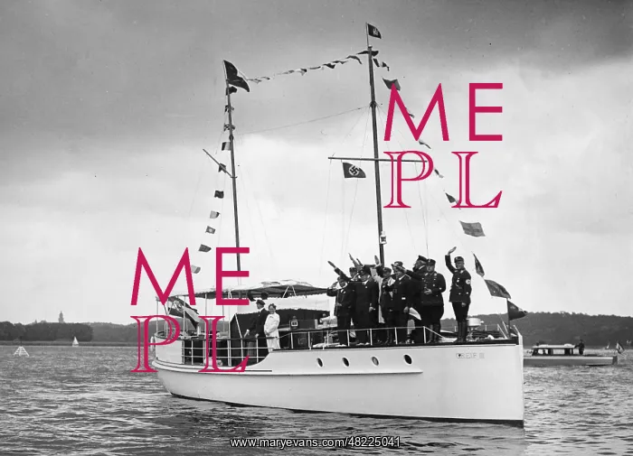 : Motorboat regatta on Lake Templin, 1933 : Motorboat regatta on Lake Templin, 1933
