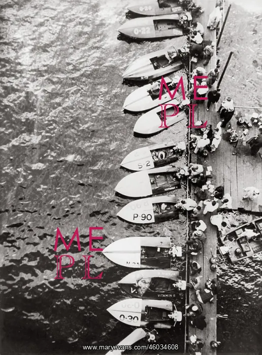 : Motorboats at footbridge : Motorboats at footbridge