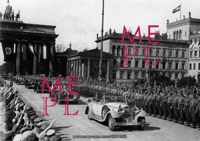 : Motorcade of the Prussian State Councils before the Brandenb : Motorcade of the Prussian State Councils before the Brandenb