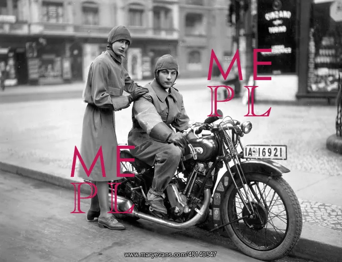 : Motorcycle clothing from 1929 : Motorcycle clothing from 1929