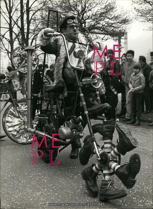 : Motorcycle Gangs : Motorcycle Gangs