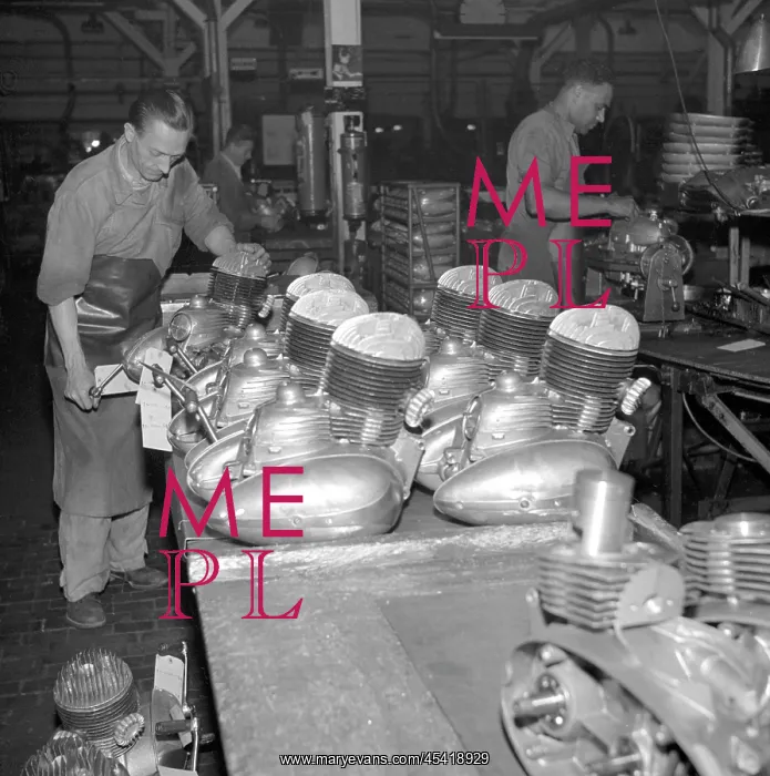 : Motorcycle - JAWA - engine - assembly line : Motorcycle - JAWA - engine - assembly line