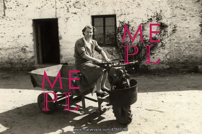 : Motorised mini cart, 1930s : Motorised mini cart, 1930s