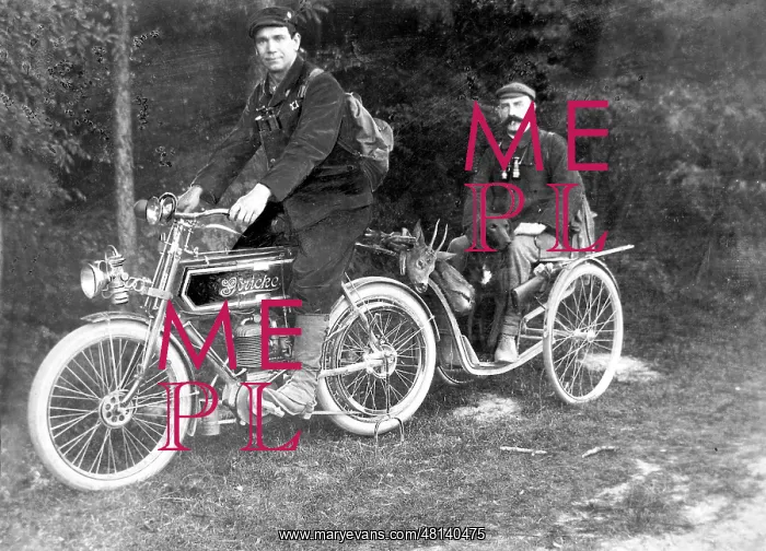: Motorized hunters, 1909 : Motorized hunters, 1909
