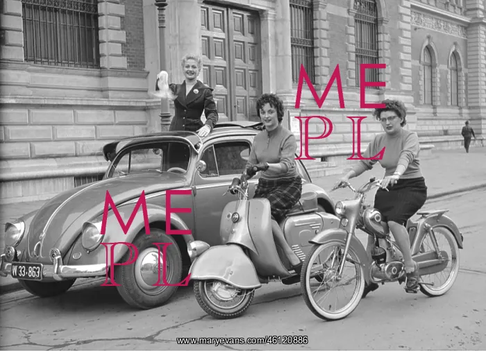 : Motorized women 1955 : Motorized women 1955