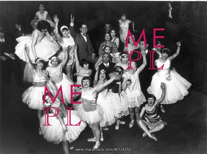 : Moulin Rouge Cabaret : Moulin Rouge Cabaret