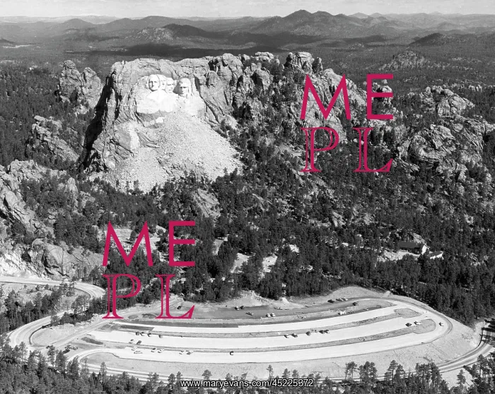 : Mount Rushmore, with the faces of U.S. Presidents ? : Mount Rushmore, with the faces of U.S. Presidents ?