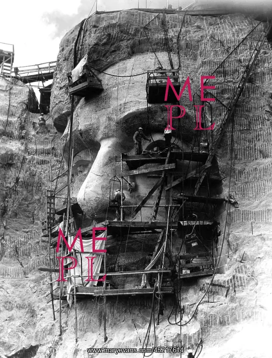 : MOUNT RUSHMORE, workers under the direction ? : MOUNT RUSHMORE, workers under the direction ?
