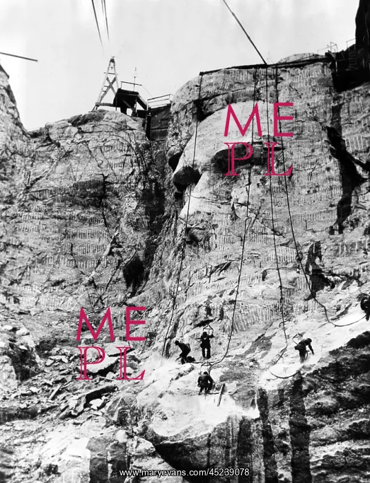 : MOUNT RUSHMORE, workers resume work on Abraham ? : MOUNT RUSHMORE, workers resume work on Abraham ?