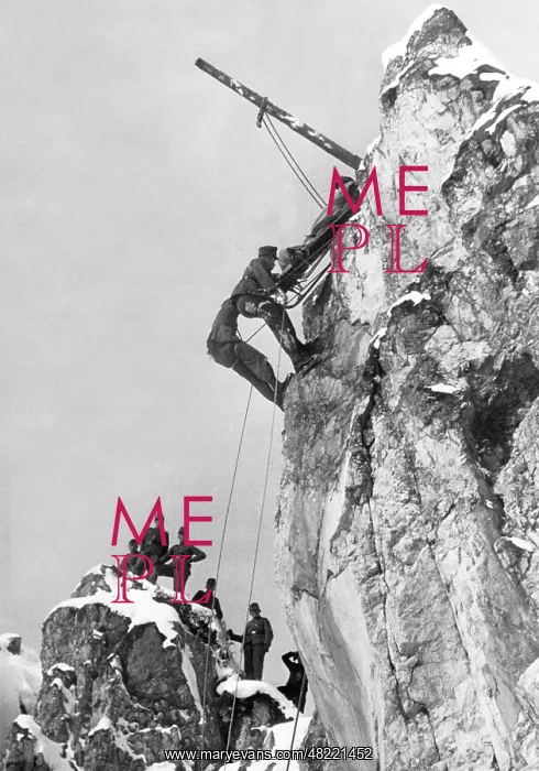 : Mountain infantry during an ecxercise, 1939 : Mountain infantry during an ecxercise, 1939