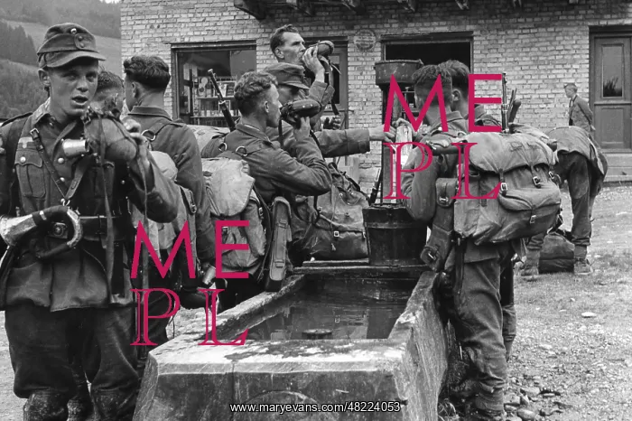 : Mountain infantry during a march : Mountain infantry during a march