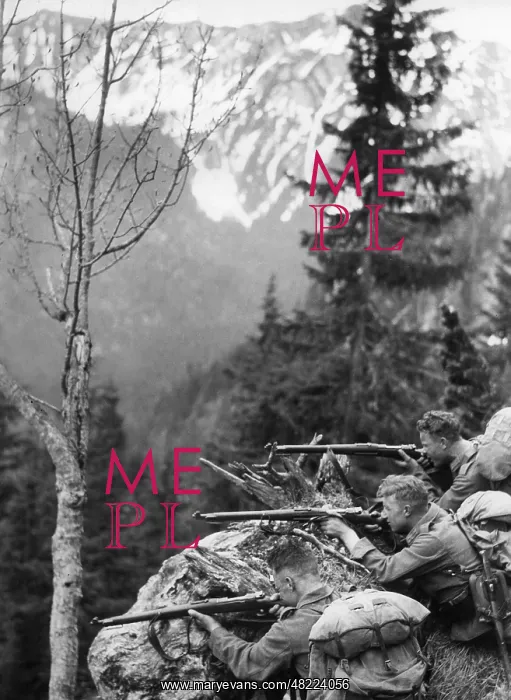 : Mountain infantry practicing shooting : Mountain infantry practicing shooting