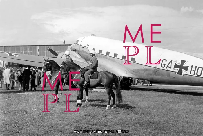 : Mounted air force in occupied Germany : Mounted air force in occupied Germany