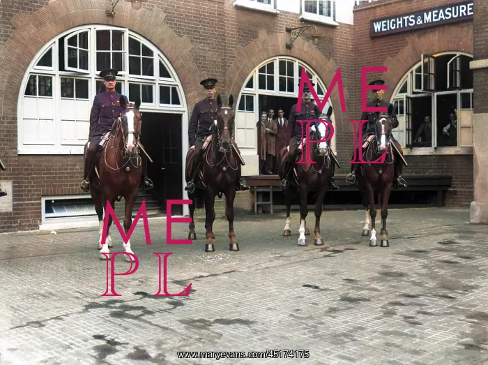 : FOUR MOUNTED POLICEMEN : FOUR MOUNTED POLICEMEN