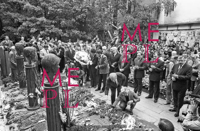 : Mourning ceremony, 1992 : Mourning ceremony, 1992