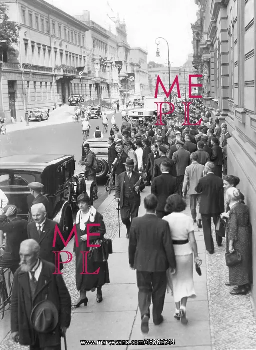: Mourning in the Wilhelmstrasse after Hindenburg's death : Mourning in the Wilhelmstrasse after Hindenburg's death