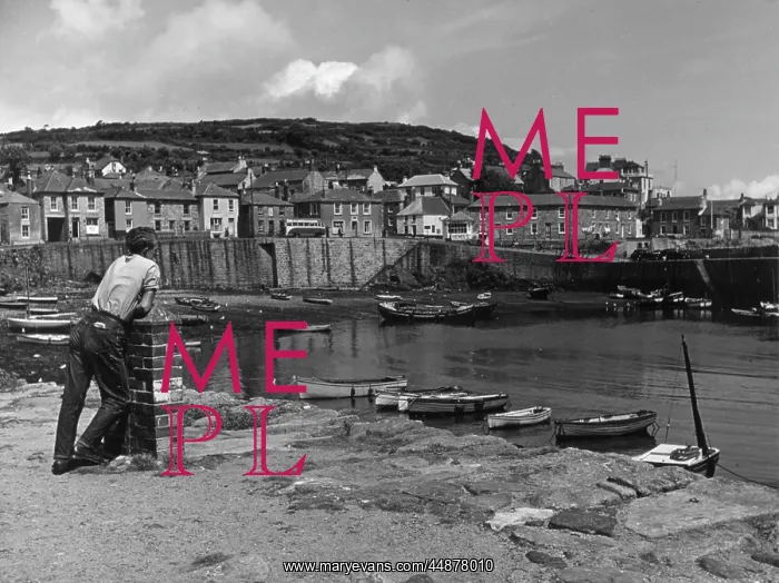 : MOUSEHOLE HARBOUR : MOUSEHOLE HARBOUR
