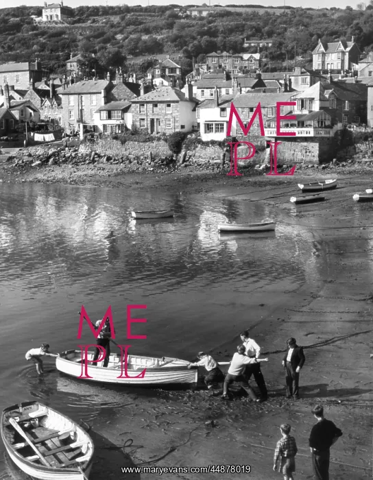 : MOUSEHOLE HARBOUR : MOUSEHOLE HARBOUR