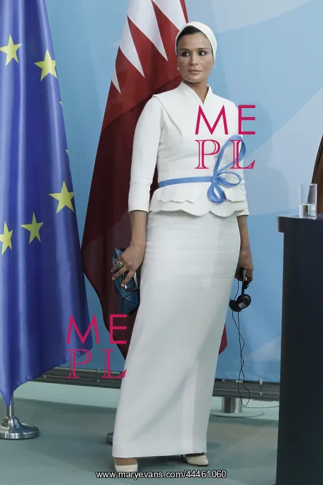 : Mozah Bint Nasser Al Missned : Mozah Bint Nasser Al Missned