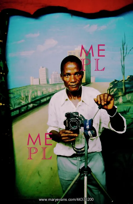 : Mozambique, Maputo - photographer, 1985. Photo Paul : Mozambique, Maputo - photographer, 1985. Photo Paul