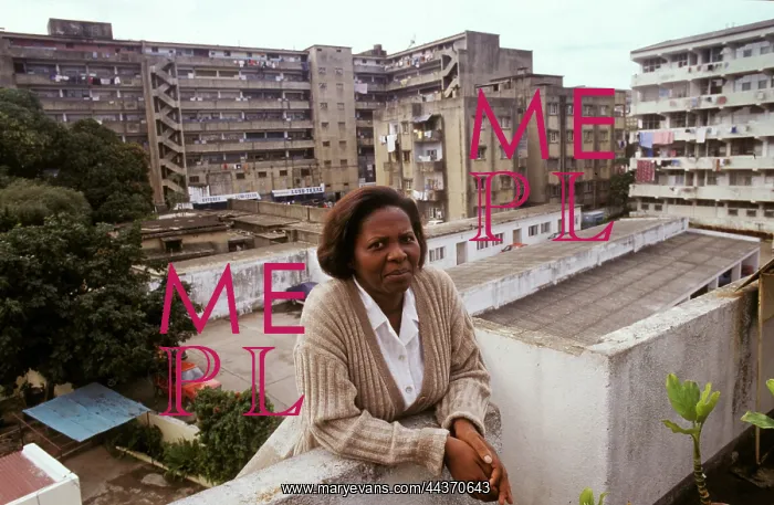 : Mozambique, Maputo - reflections on Maputo after 17 : Mozambique, Maputo - reflections on Maputo after 17