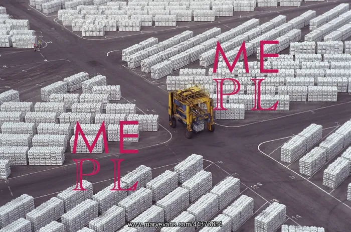: Mozambique, Mozal, 2004: Aluminium ready for export : Mozambique, Mozal, 2004: Aluminium ready for export