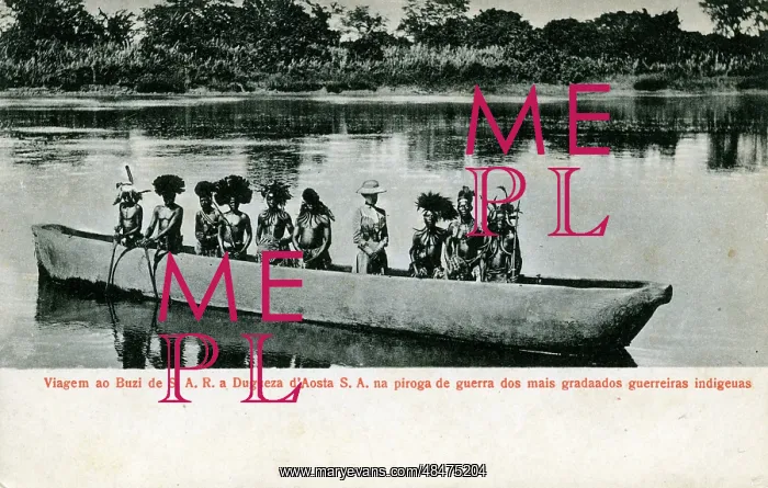 : Mozambique - Native War Canoe : Mozambique - Native War Canoe