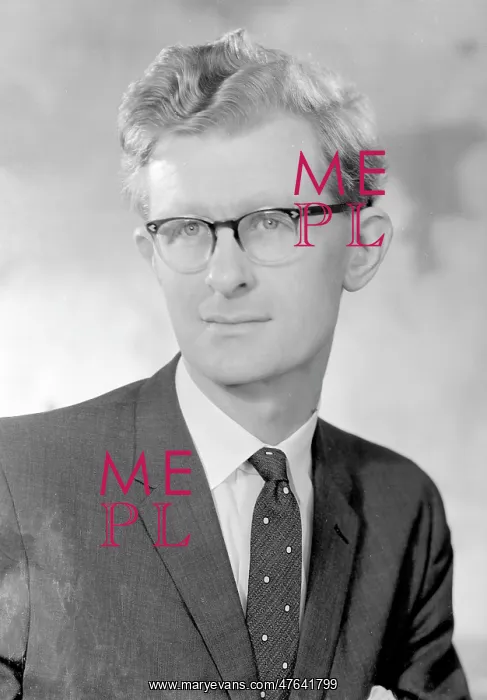  : Mr Alister MacDonald