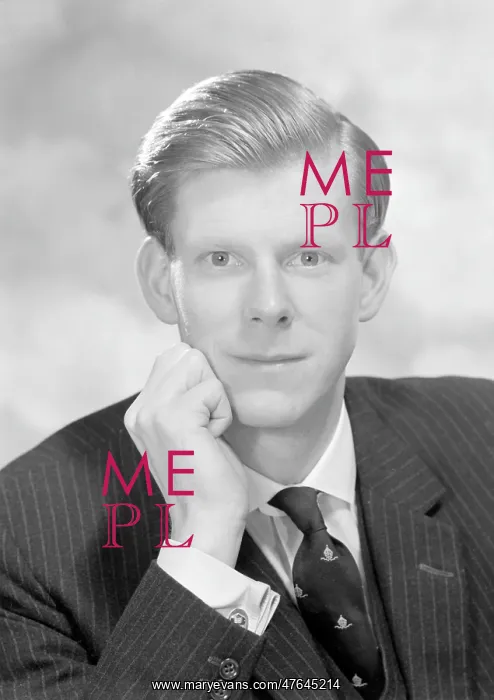 : Mr Hinder