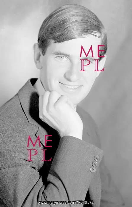  : Mr Jeremy Howarth