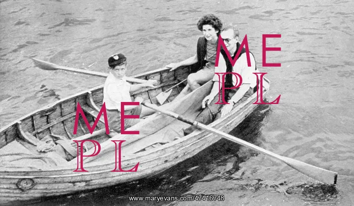 : Mr and Mrs G. D. Luck in a dinghy : Mr and Mrs G. D. Luck in a dinghy