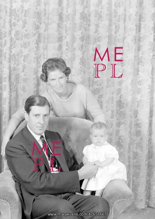  : Mr and Mrs G Nissan and child