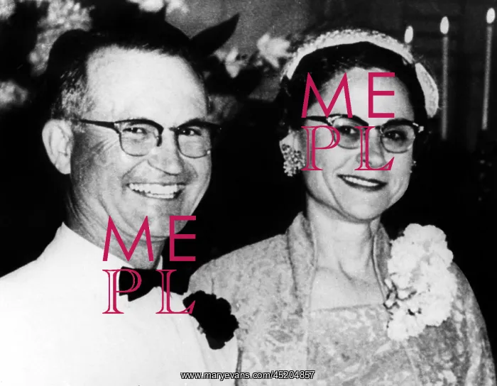 : Mr. and Mrs. Herbert Clutter murdered in ? : Mr. and Mrs. Herbert Clutter murdered in ?