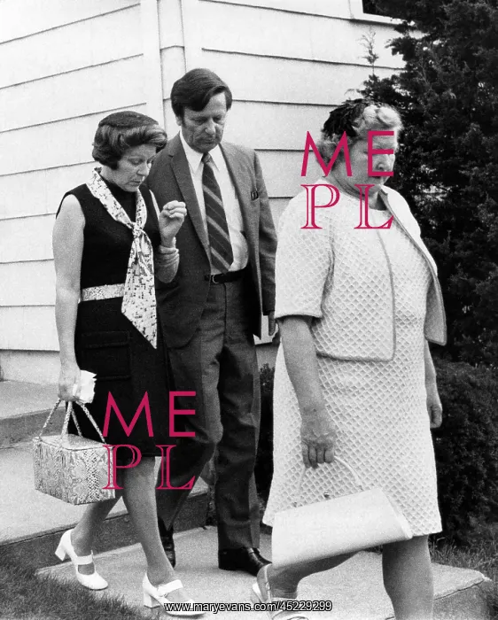 : Mr. and Mrs. Joseph and Gwen Kopechne (back), ? : Mr. and Mrs. Joseph and Gwen Kopechne (back), ?
